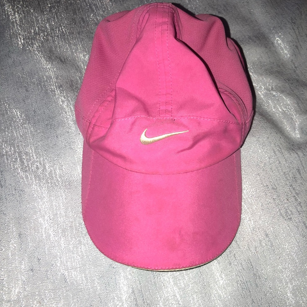 Nike woman’s hat